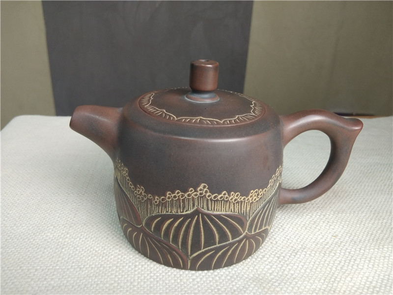 极具收藏价值的坭兴陶茶壶霸王壶
